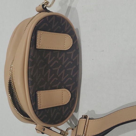 NEVER USED Jones New York Crossbody Bag to Fanny Pack - Picture 4 of 5